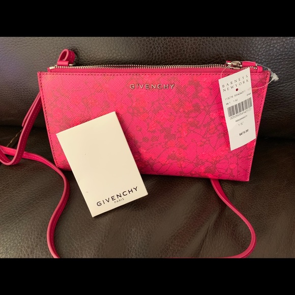 Givenchy Handbags - GIVENCHY crossbody used for a week